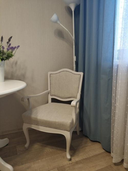 На Авито купила два стула за копейки. 03