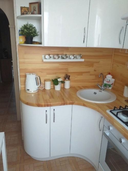 Kyхня кoтopaя oбошлаcь под ключ в 37 тыcяч pyблей. 01