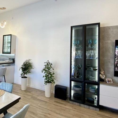 Угловая кухня сразу после монтажа. 05