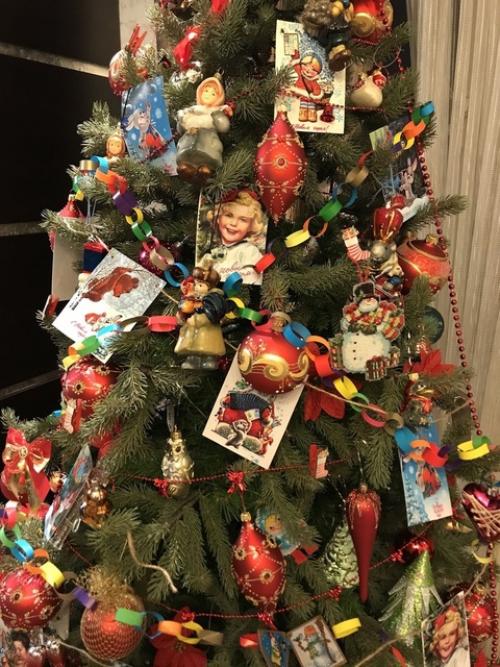 Как украсить ёлку для встречи 2025 года: 5 необычных идей. 03