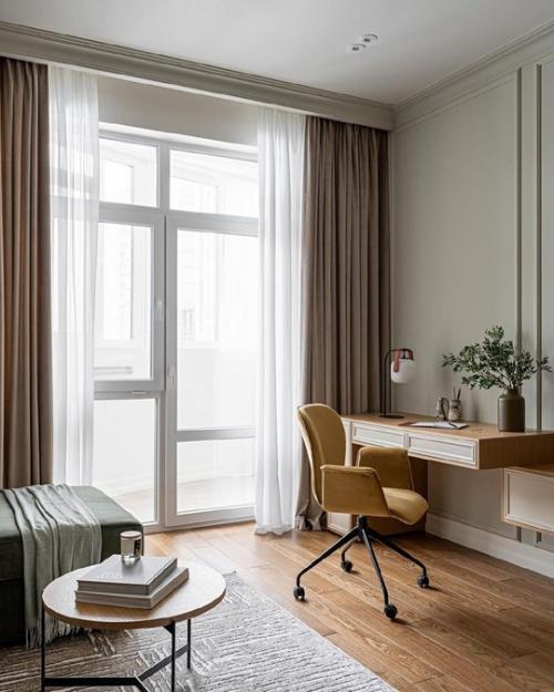 Светлый интерьер с акцентами зеленого цвета и обязательным наличием ванны в санузле. 01