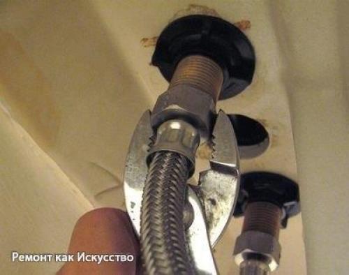 Как установить смеситель в ванной. 07