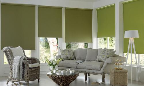 Жалюзи и рулонные шторы - отличный функциональный вариант для тех, кто мечтает о максимально лаконичном интерьере. 06