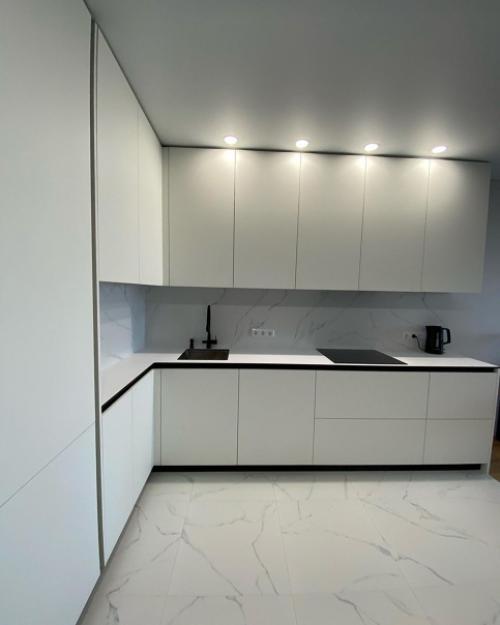 А это уже наша кухня после монтажа. 03