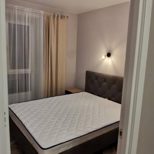 Оренда!  Сучасна квартира з ремонтом, індивідуальним опаленням, меблями та технікою. 04