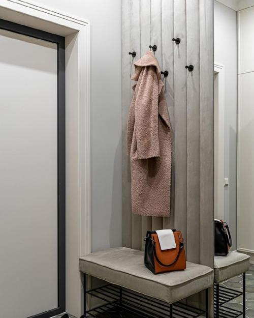 Светлый интерьер с акцентами зеленого цвета и обязательным наличием ванны в санузле. 08