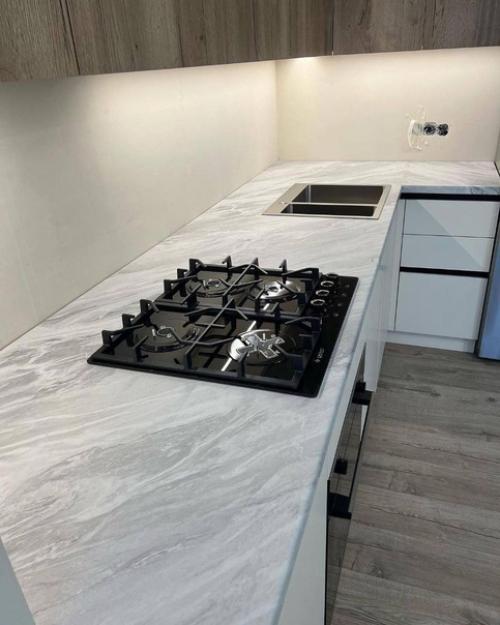 Хорошая современная кухня в крутом исполнении. 06