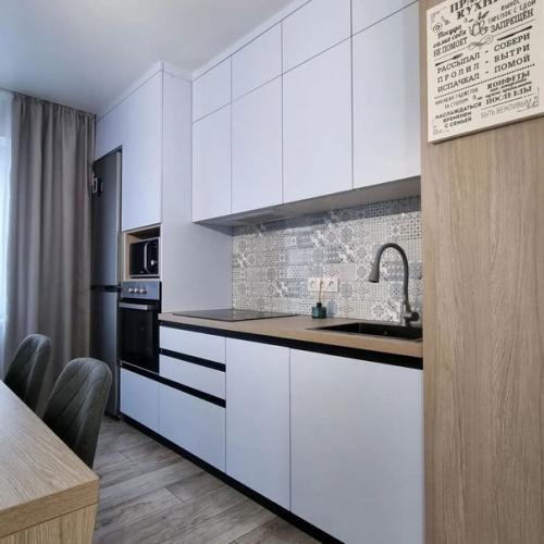 Добрый день.  Наша новая кухня после ремонта и установки мебели. 02