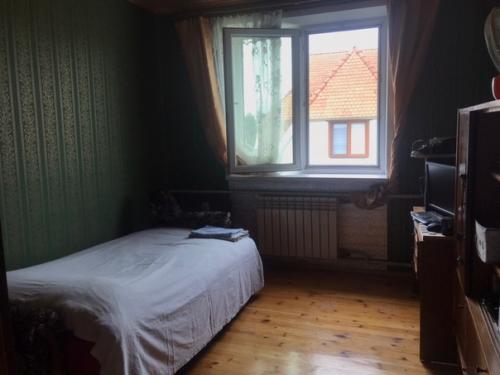 Собственный проект, все делалось своими руками, за исключением мебели. 01