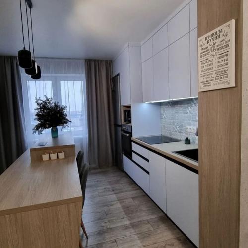 Добрый день.  Наша новая кухня после ремонта и установки мебели. 04