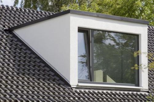 Люкарна (слуховое окно) - это окно в скате крыши. 01