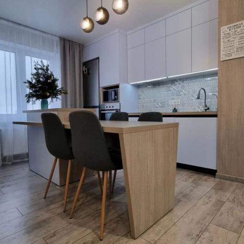 Добрый день.  Наша новая кухня после ремонта и установки мебели. 01