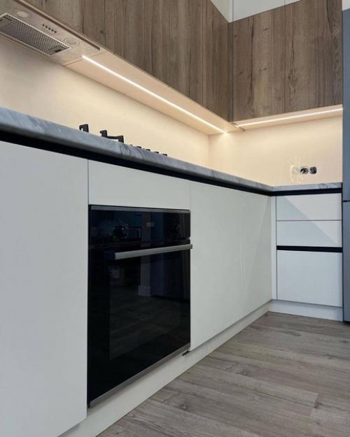 Хорошая современная кухня в крутом исполнении. 03