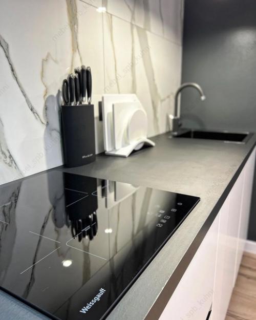 А мы решили сделать вот такую кухню. 03