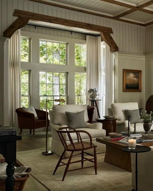 Интерьер этого загородного дома построен на тонком балансе между архитектурой и окружающей природой - они словно продолжают друг друга. 06