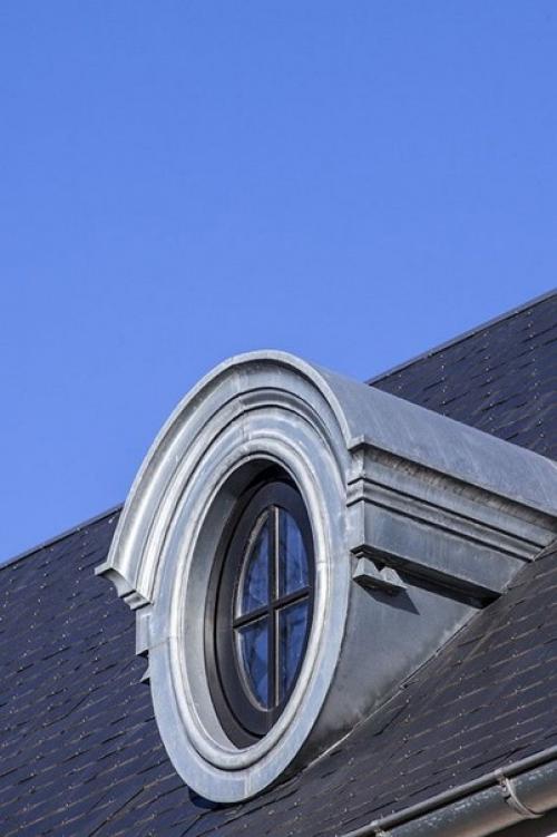 Люкарна (слуховое окно) - это окно в скате крыши. 02