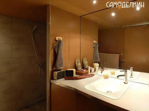 Наиболее известная переделка гаража, по-моему. 09