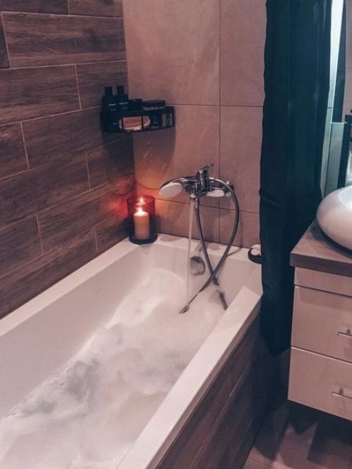 До чего же уютный интерьер ванной комнаты. 05