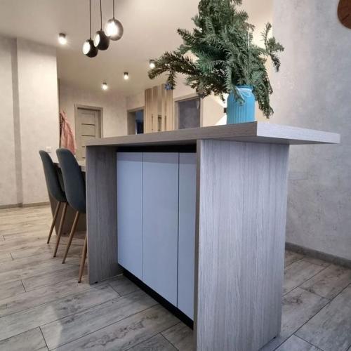 Добрый день.  Наша новая кухня после ремонта и установки мебели. 06