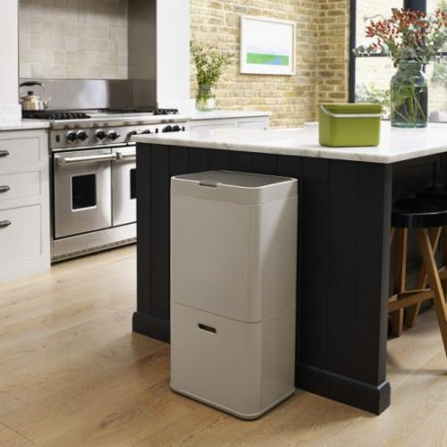 Контейнеры Intelligent Waste, специально созданы для сортировки и утилизации самых разных видов мусора: пластика, стекла, пищевых отходов. 02