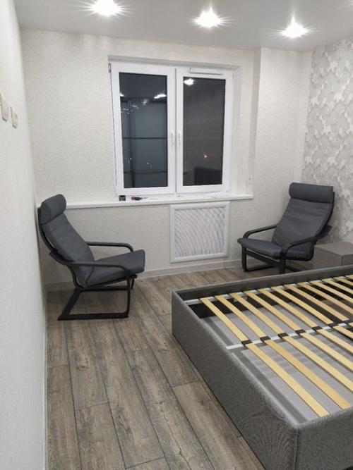 Комната в двушке.  Подскажите, какие шторы лучше сделать? 03