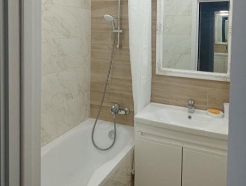 Капитальный ремонт в небольшой квартире окончен. 09