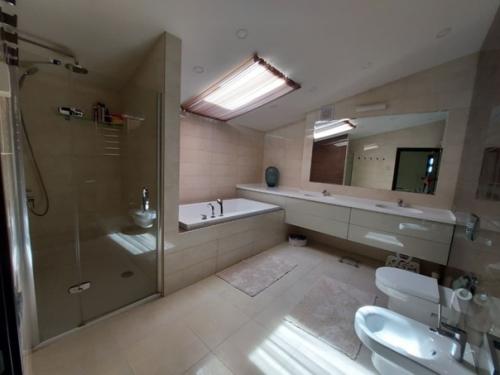 Спланирован в 3 х уровнях. 1. 05