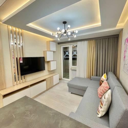 Взяли квартиру в новостройке, но пришлось делать ремонт, так как невозможно жить в том, что сделал застройщик с отделкой. 01