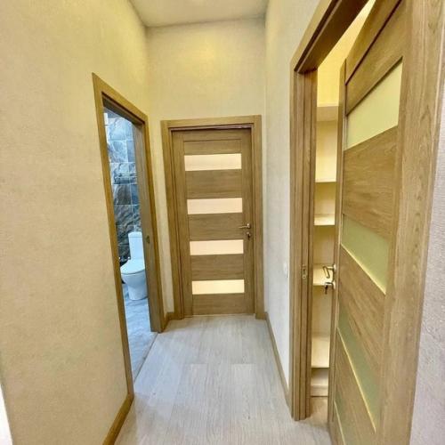 Взяли квартиру в новостройке, но пришлось делать ремонт, так как невозможно жить в том, что сделал застройщик с отделкой. 06