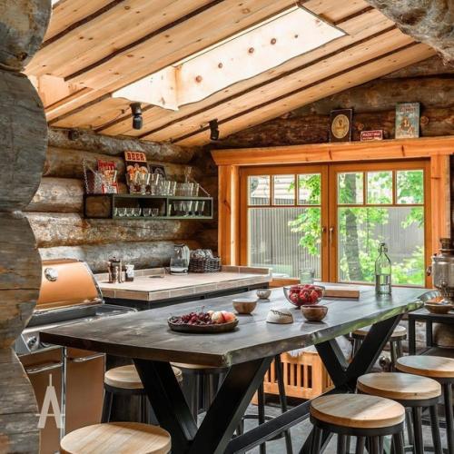 Потрясающий дизайн интерьера бани с элементами стиля лофт. 01