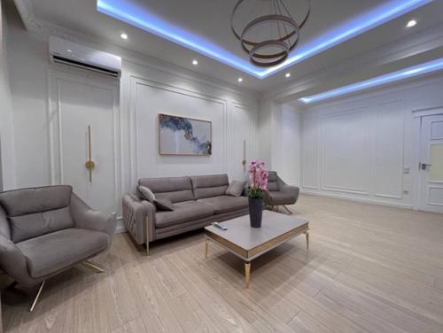 132 кв.  м. после капитального ремонта. 01