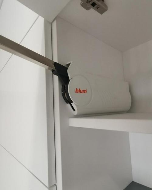 Наша студия.  Ремонт сделали очень быстро, дизайн продумали сами. 04