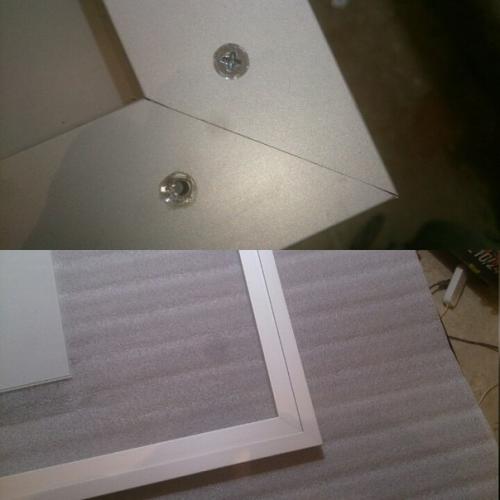 Вариант дверцы из рамочного алюминиевого профиля и стекла или зеркала на сантехнический люк в санузле. 04 Вариант дверцы из рамочного алюминиевого профиля и стекла или зеркала на сантехнический люк в санузле. 04