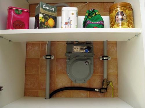 Кухня: вариант наполнения 5, 9 квадратного метра. 04