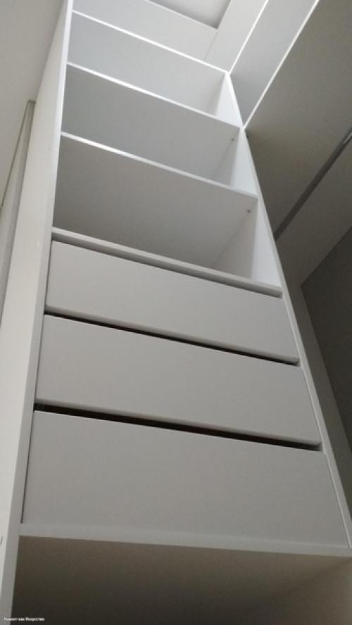 Сам собрал гардеробную. 04