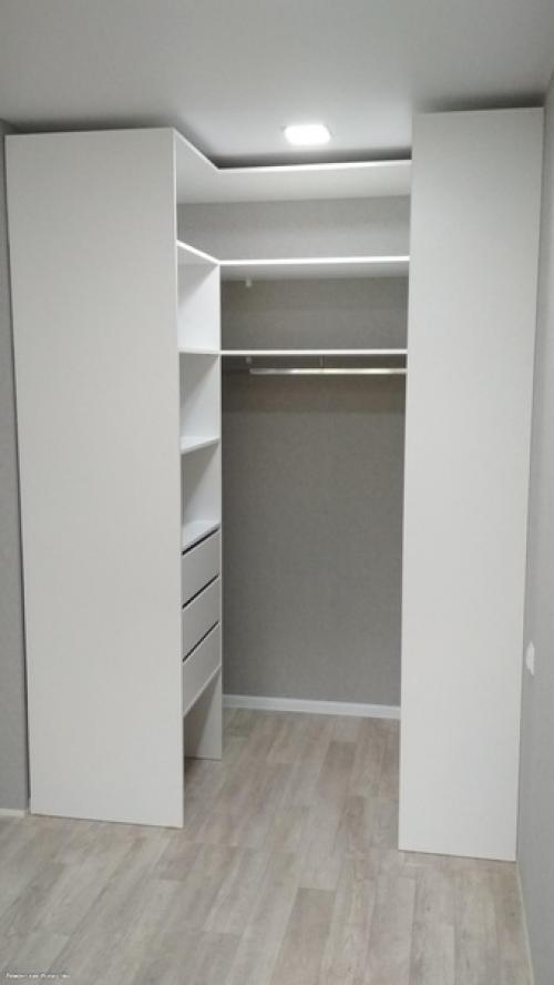 Сам собрал гардеробную. 09