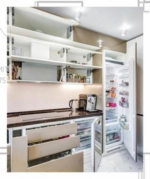 Кухня в стиле хай тек - это строгий дизайн, четкие линии и гладкие фасады. 04