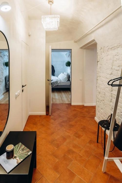 Дизайнер келью в уютную квартиру для сдачи в аренду превратил. 03