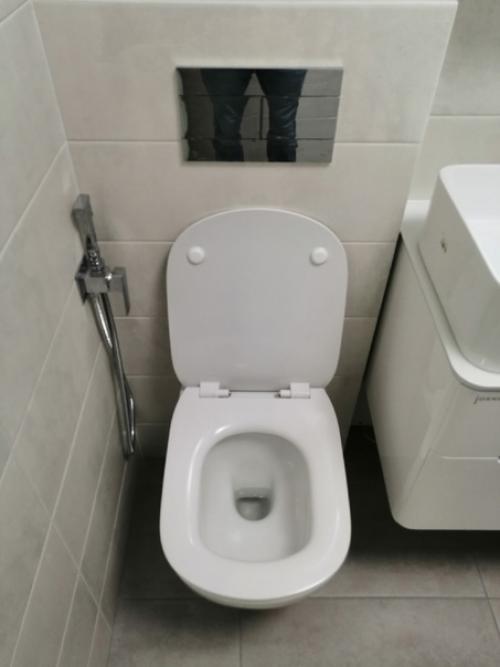 Сан.  Узел с душевой в строительном исполнении в трехкомнатной хрущевке после небольшого расширения и кап. 02