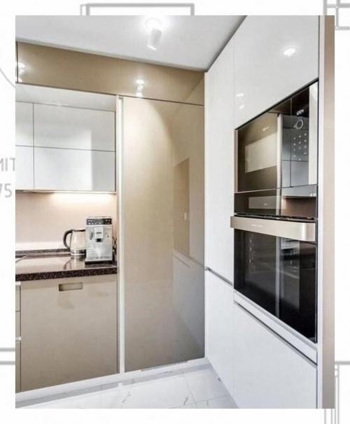 Кухня в стиле хай тек - это строгий дизайн, четкие линии и гладкие фасады. 02