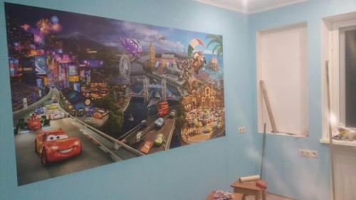 Детская.  Все сделал один, кроме натяжного потолка. 07