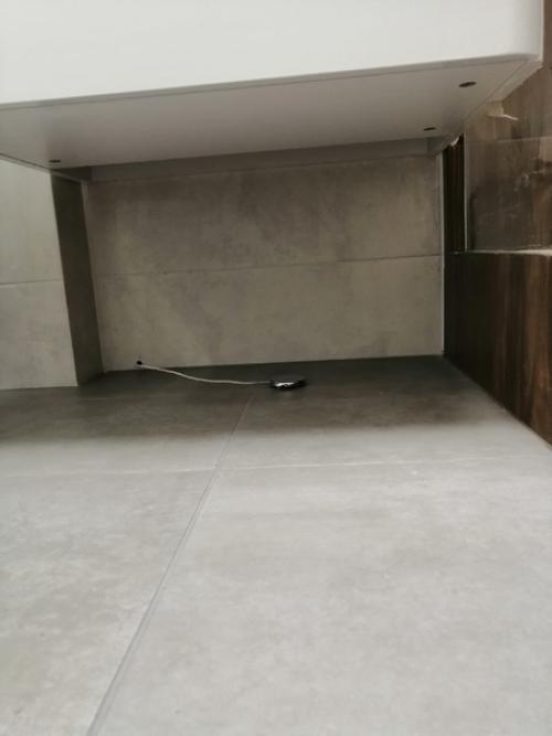 Сан.  Узел с душевой в строительном исполнении в трехкомнатной хрущевке после небольшого расширения и кап. 07