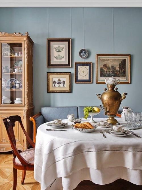 Очень атмосферно!  Столовые комнаты всегда навевают мысли о культурных и интеллигентных семьях! 02