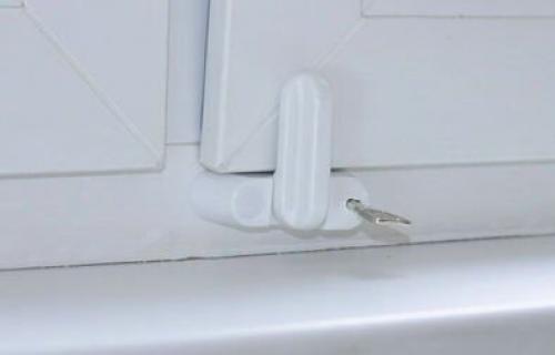 Защита на окна для безопасности детей. 01