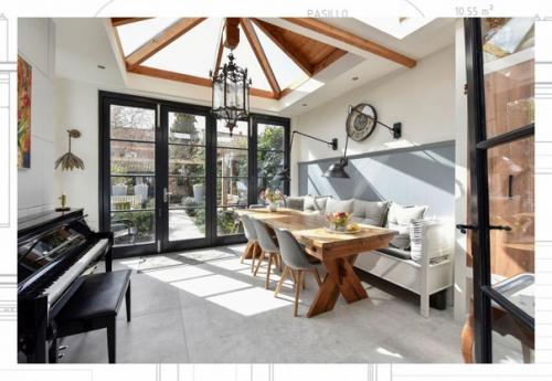 Мы рады представить вам этот уникальный, монументальный и удивительно просторный особняк. 03