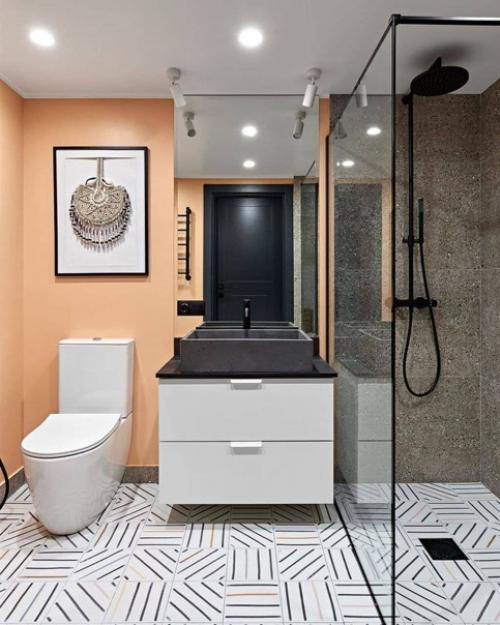 Персиковая ванная комната с графитовыми акцентами. 01