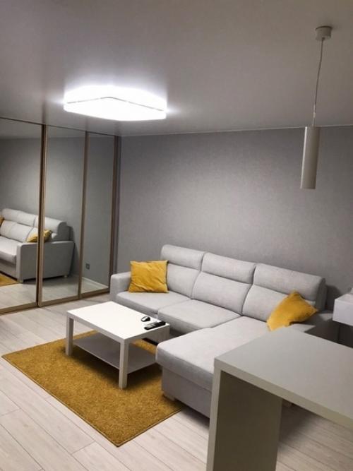 Немного ярких акцентов и квартира совершенно по-другому смотрится. 07