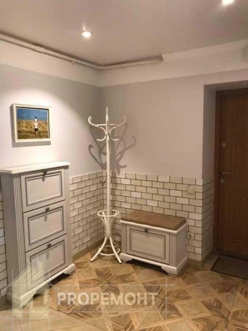 Предлагаю вашему вниманию уютную кухню - студию. 06