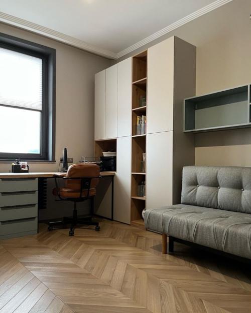 Современная детская комната для мальчика со всем необходимым. 01