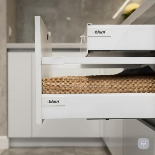 Анон плиз.  Наша красавица. 04